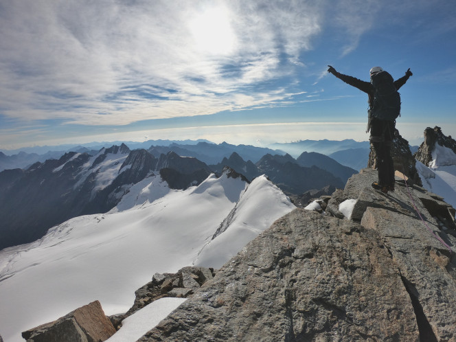 evolution2-alpinisme-montagne-glaciaire-activités